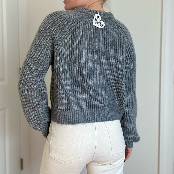 Cut Out Cable Knit Pullover Sweater - Picture 8 of 9